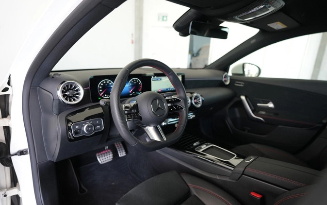 Mercedes-Benz Klasa A cena 179900 przebieg: 13902, rok produkcji 2023 z Olsztynek małe 232
